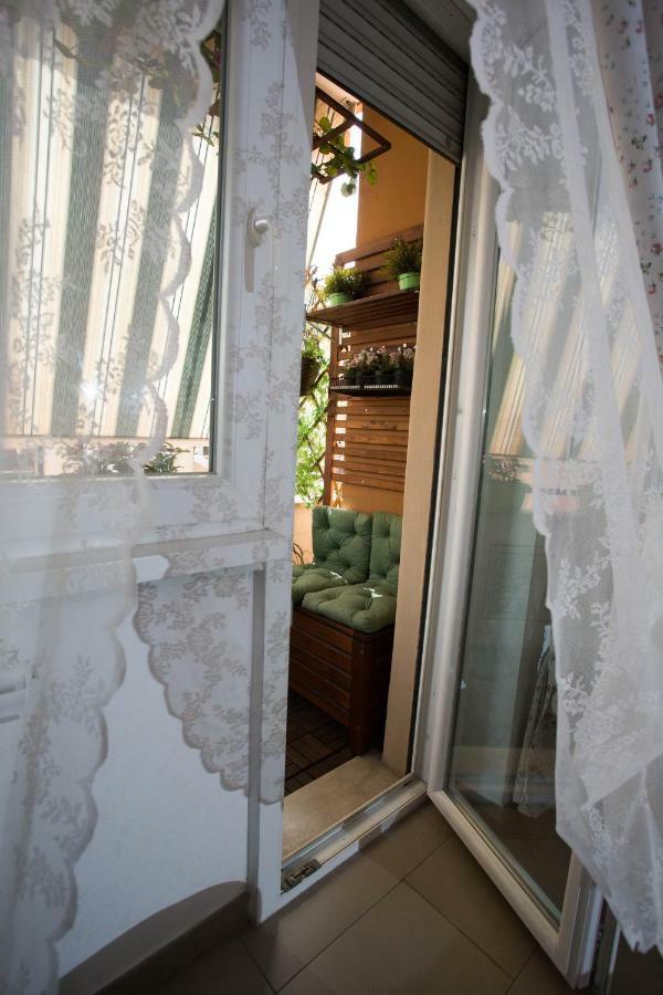 Appia Tourist Apartment Рим Экстерьер фото